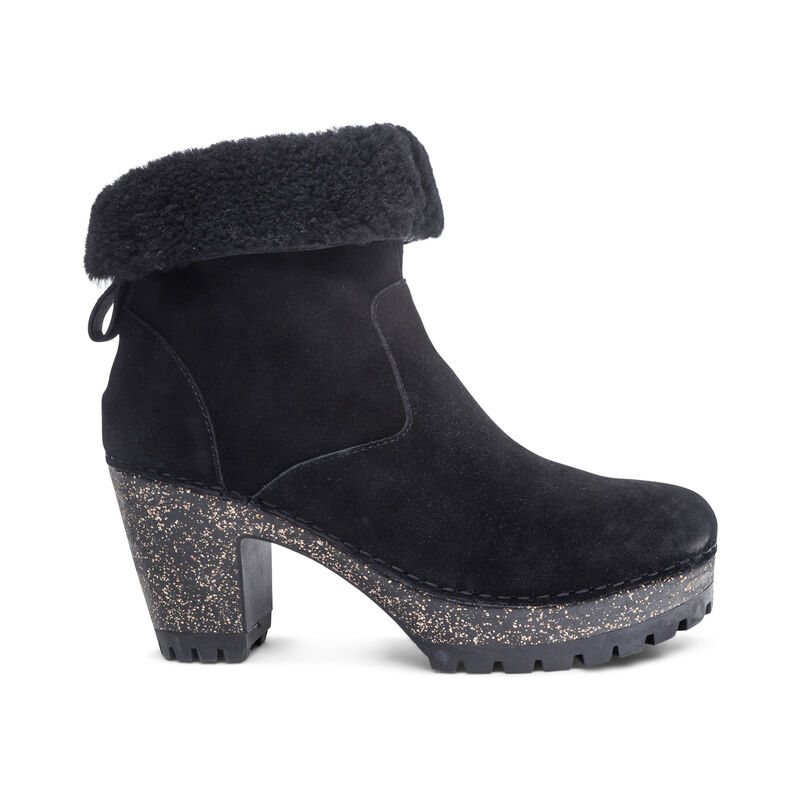  black shearling lining heeled boot right view