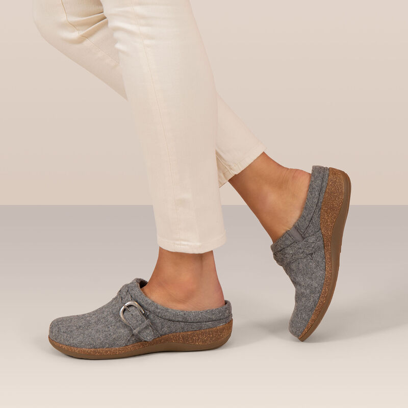 Lv cosy flat comfort clog sandals in 2023  Comfort clogs, Women shoes, Clog  sandals