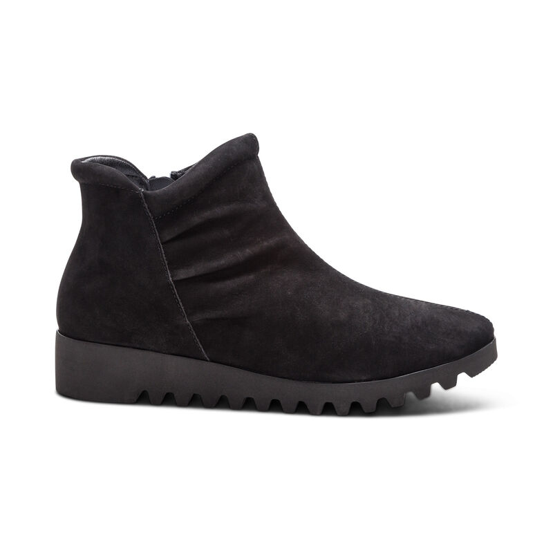 black slip-on boot right view